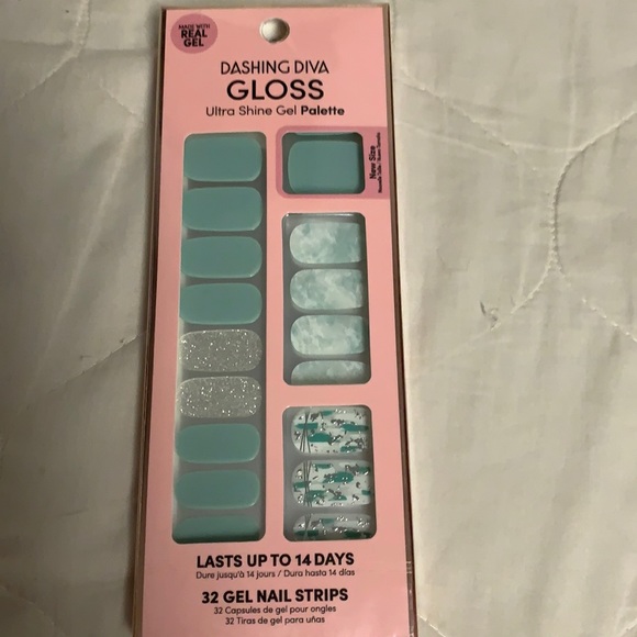 Dashing Diva light green gel nail strips - Picture 1 of 2
